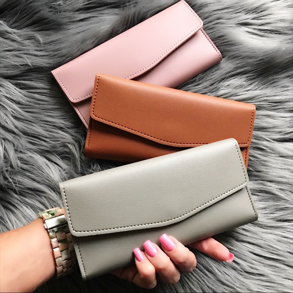 NWT 🌹CONTINENTAL WALLET | VEGAN LEATHER • GREY